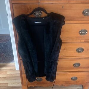 Tahari Elegant Black Faux Fur Vest